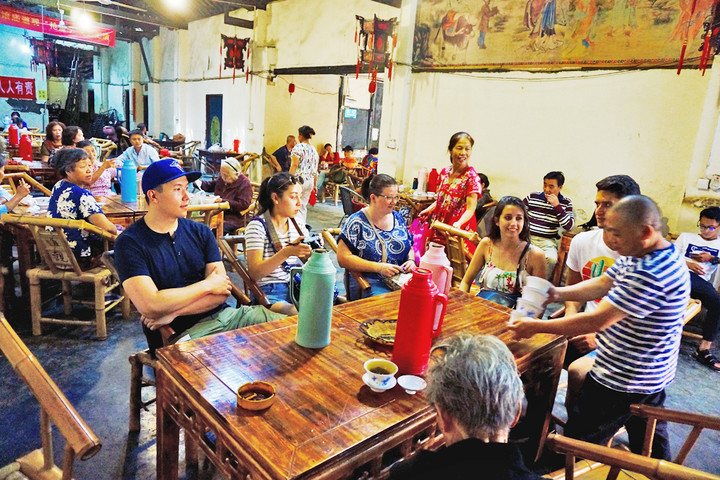 Chengdu Local Tea Hostel - Back Alley Walker Tour